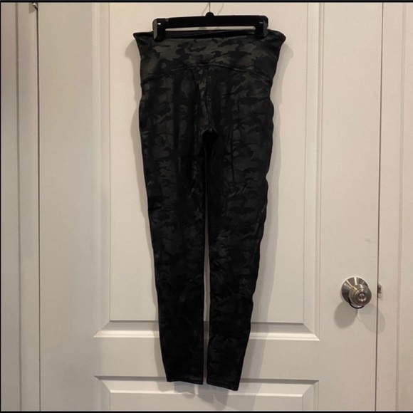 Spanx Faux Leather Camo Leggings - Picture 7 of 7